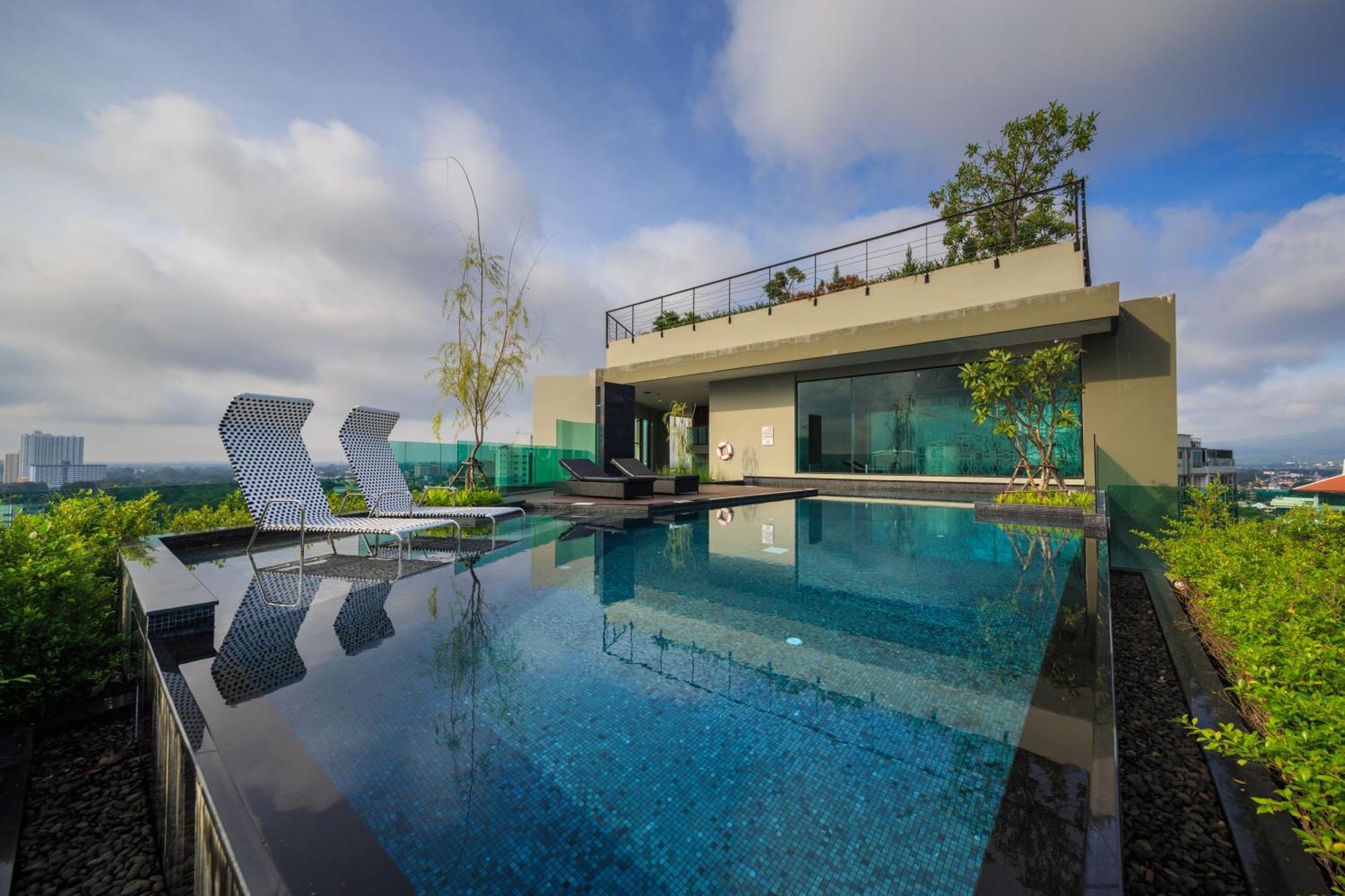 The Astra Condo Chaing Mai Чиангмай Екстериор снимка