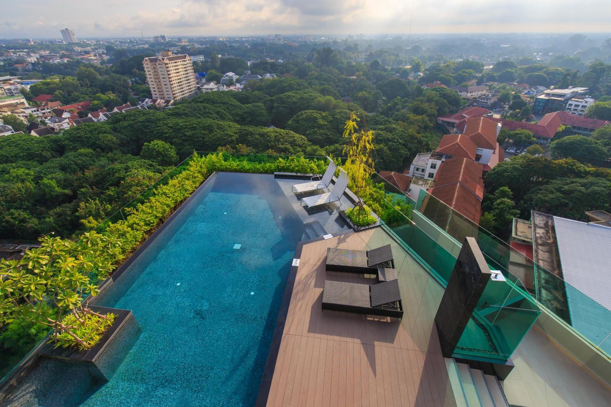The Astra Condo Chaing Mai Чиангмай Екстериор снимка