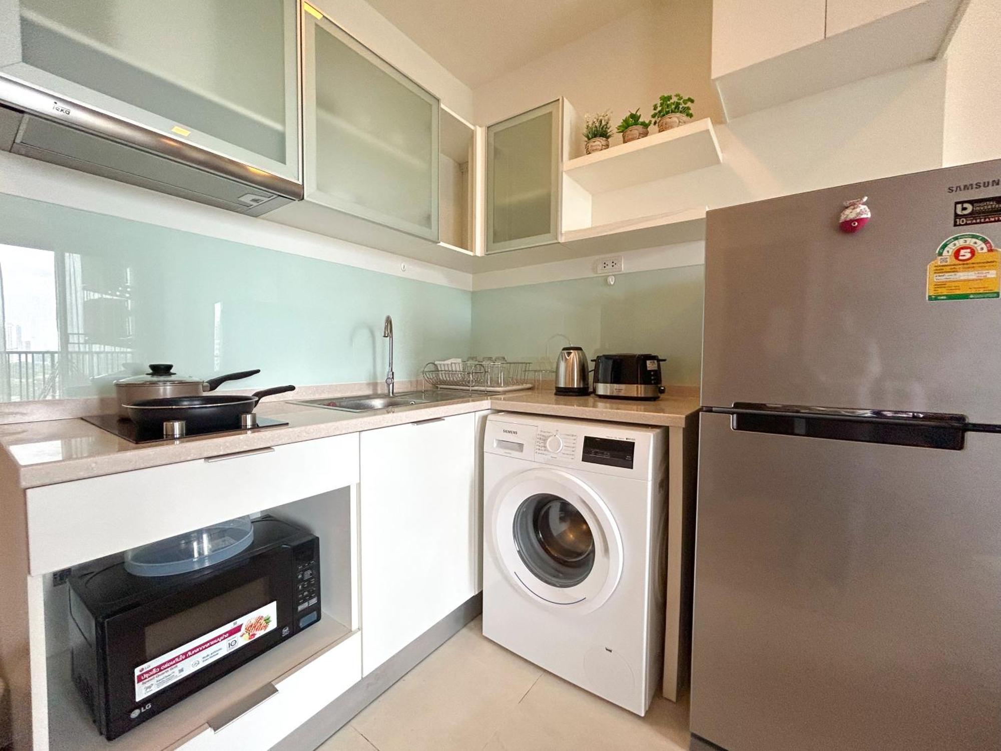 The Astra Condo Chaing Mai Чиангмай Екстериор снимка