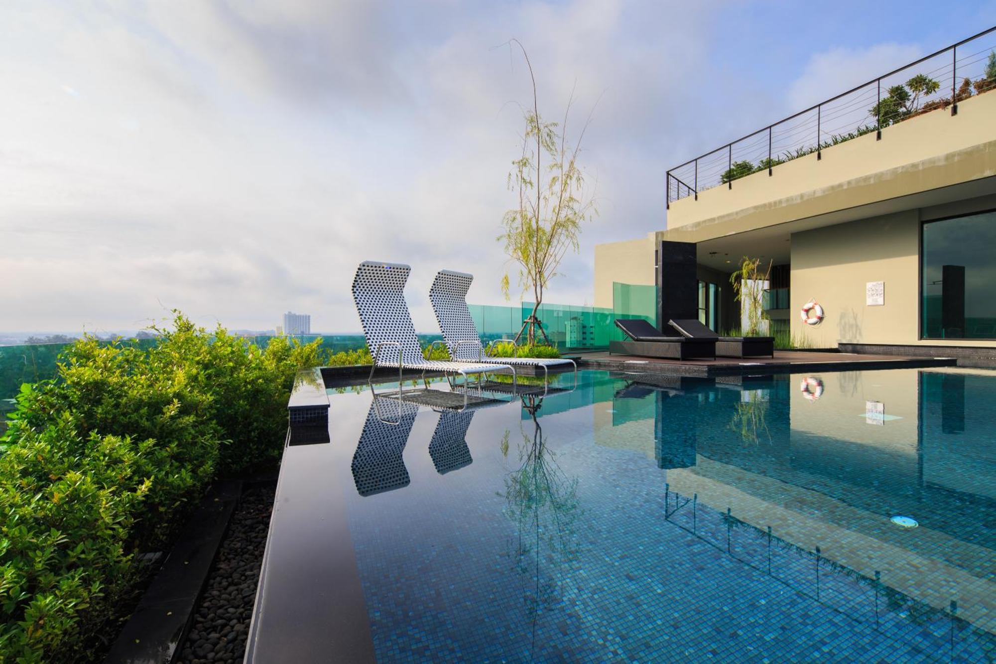 The Astra Condo Chaing Mai Чиангмай Екстериор снимка